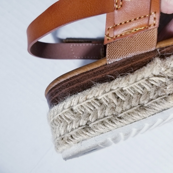 PIERRE DUMAS WOMEN'S BROWN SANDALS SIZE 6 - Picture 10 of 13